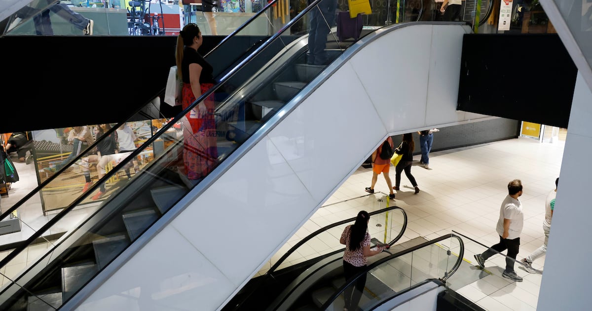 Chile enfrenta elecciones presidenciales con voto obligatorio: incertidumbre y polarización en el coliseo democrático