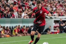 Vuelve a préstamo desde Brasil: Luciano Arriagada regresa para reforzar la delantera de un equipo chileno