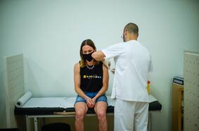 Viruela del mono: experta explica lo que los hombres homosexuales y bisexuales deben saber