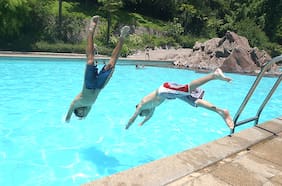 Cómo evitar la otitis en verano: las claves para proteger tus oídos en piscinas y playas