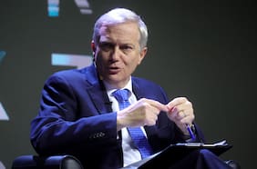 José Antonio Kast promete ajuste fiscal de US$ 6.000 millones en 18 meses y baja de impuestos a grandes empresas al 23%
