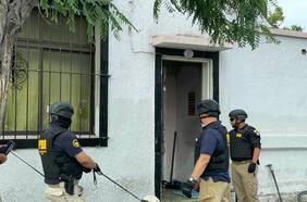 Recuperan casa tomada por narcotraficantes en la comuna de Santiago: una persona detenida