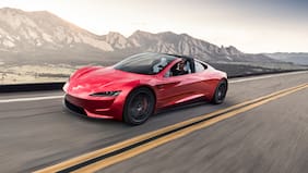 El Tesla Roadster vuelve a retrasarse, pero promete una tecnología inédita inspirada en cohetes