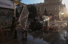 La chispa de Panguipulli: bitácora de la noche que arrasó comisarías, farmacias, municipios y servicentros