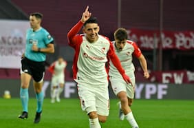 Goles chilenos para el regreso al triunfo de Independiente tras la salida de Gustavo Quinteros