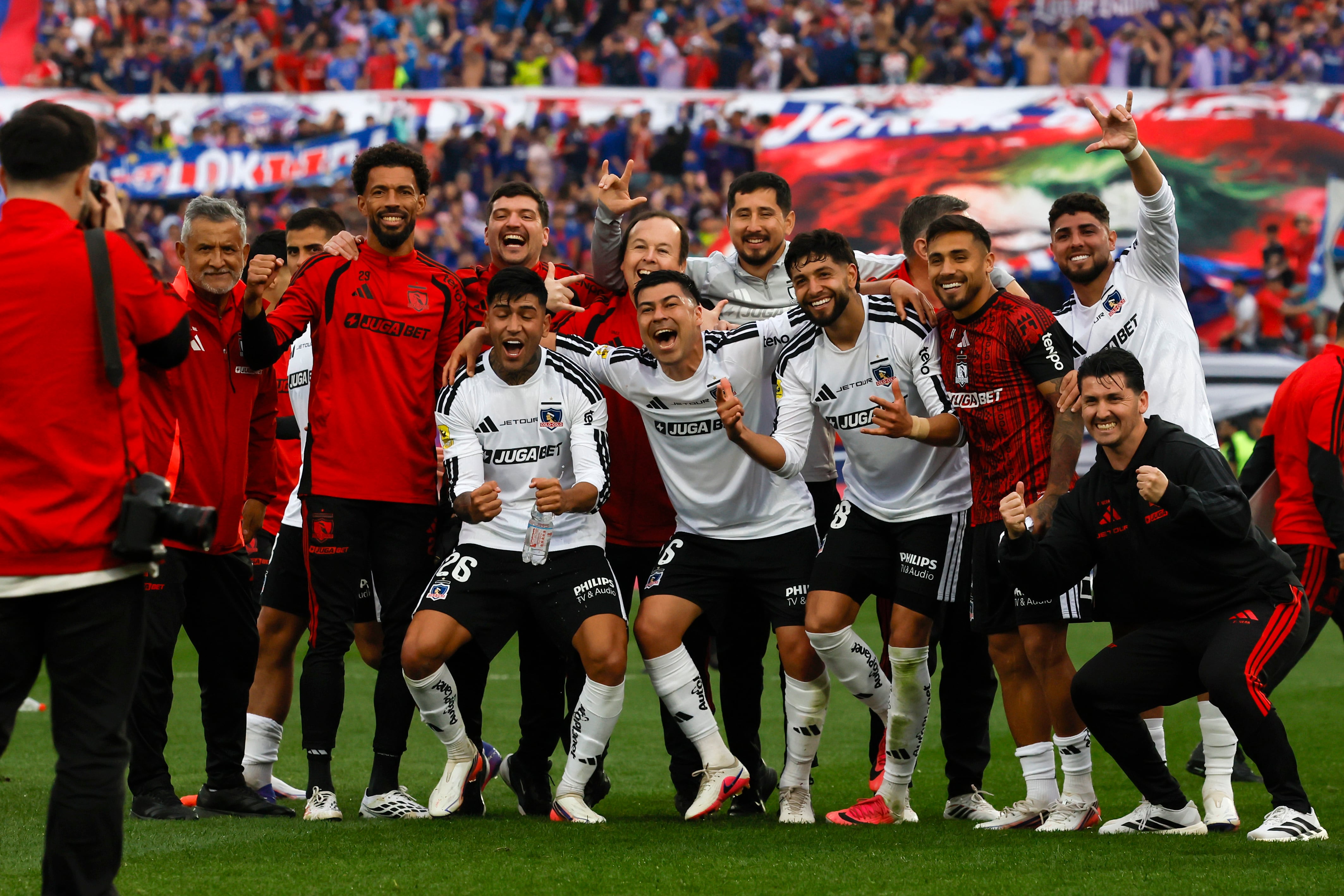 Vozinha, en la celebración del triunfo en el Superclásico.