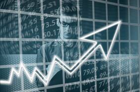 Tasas, curvas, proyecciones y excesos: la matemática detrás de la pandemia