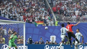El campeón sufre para seguir vivo: Argentina de Messi resucita en los minutos finales para derribar a Egipto en el Mundial