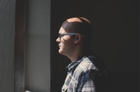 Científicos más cerca de la cura para la calvicie: descubren cómo estimular el crecimiento del cabello