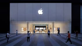 Apple reporta ventas mayores a las esperadas, pero su acciones responden con leve baja
