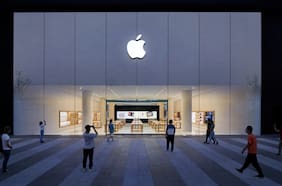 Apple reporta ventas mayores a las esperadas, pero su acciones responden con leve baja
