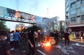 El Presidente de Irán desestima las críticas occidentales en medio de protestas por los derechos de las mujeres en el país