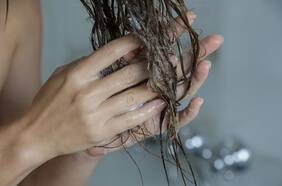 ¿Funcionan realmente los champús anticaída?