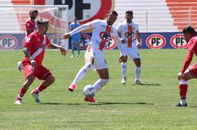 Cobresal golea con claridad a Curicó Unido en El Salvador