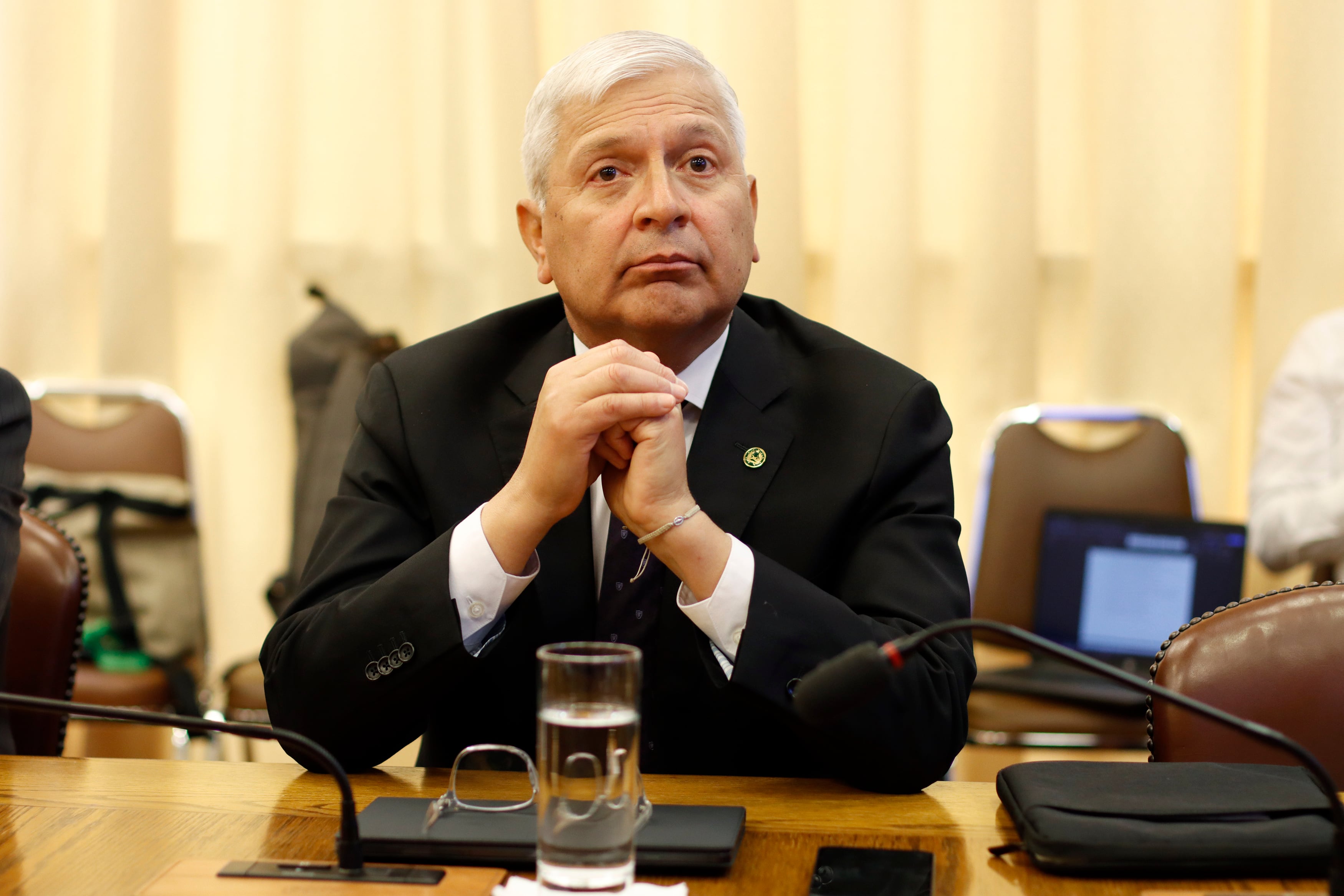 General (R) Yáñez afirma que Carabineros está en desventaja frente a la delincuencia: “Hoy no tenemos pistolas para todos”