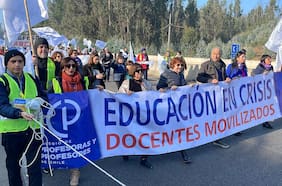 “Hay gente que quiere llegar a gobernar que es muy antitrabajadores”: gremio docente tras movilizarse en Valparaíso
