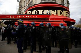 La Rotonde, el restaurante favorito de Macron que se transformó en blanco de la furia de los manifestantes en París