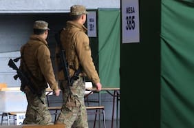 Mineduc comete insólito error y rectifica fecha de entrega de colegios que serán sede para las elecciones