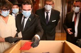 Hallan pasaportes y fichas de afiliación nazis en subsuelo de Corte Suprema de Argentina