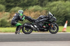 Nuevo récord Guinness: ir a más de 250 km/h arrastrado por una moto