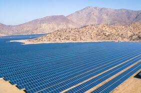 Empresa francesa anuncia su segundo mayor proyecto en Chile: levantará parque eólico, solar y de baterías eléctricas