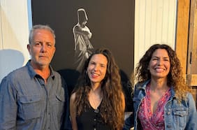 Zincronía presenta una exposición de arte colectivo que reúne a artistas de la pintura, la escultura y la fotografía