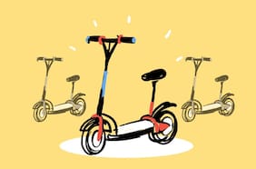 Cómo manejar un scooter eléctrico en la ciudad de forma segura y sin que te miren feo