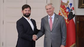 Gabriel Boric y José Antonio Kast ya están reunidos en La Moneda