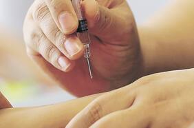 Cobertura de vacunas obligatorias para niños menores de dos años cae de 93% a 82% en mayo