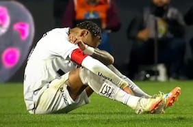 La última pataleta de Neymar: astro del Santos se lanza con todo contra las canchas sintéticas