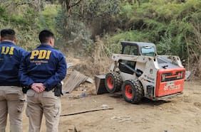 PDI continúa la búsqueda de nuevos restos humanos en Valparaíso con maquinaria pesada