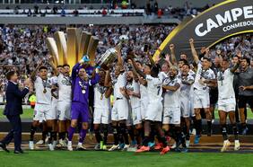 El gol de Vargas no fue suficiente: Botafogo toca el cielo y gana por primera vez la Copa Libertadores