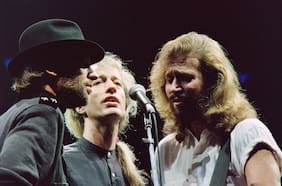 La canción más triste de Barry Gibb: el último sobreviviente de los Bee Gees cumple 75 años entre la soledad y la culpa