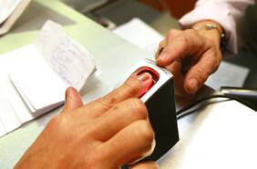 Superintendencia de Salud fija inédito tope del 7,6%   al alza de precio en los planes de isapre