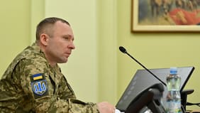 Zelensky destituye al jefe del Ejército tras las protestas y nombra a su sustituto