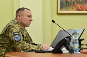 Zelensky destituye al jefe del Ejército tras las protestas y nombra a su sustituto