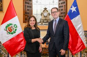 Vicecancilleres de Chile y Perú se reunieron por crisis migratoria: acordaron “diálogo continental” y “estar listos” para situaciones similares en el futuro