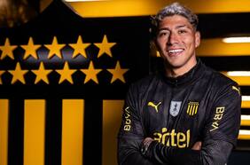 Videollamada con Alan Saldivia y agradecimientos a Elías Figueroa: así fue el primer día de Brayan Cortés en Peñarol
