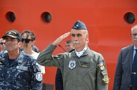 “Intachable” y el único al que Milei dejó en el último cambio de cúpula de las FF.AA.: el jefe de la Fuerza Aérea en medio de la polémica sobre Magallanes