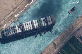 Cómo una “superluna” ayudó a liberar el barco Ever Given en el Canal de Suez