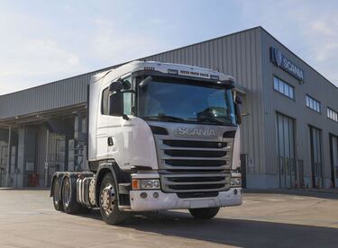 Feria en Santiago pone en vitrina camiones usados para el transporte de carga