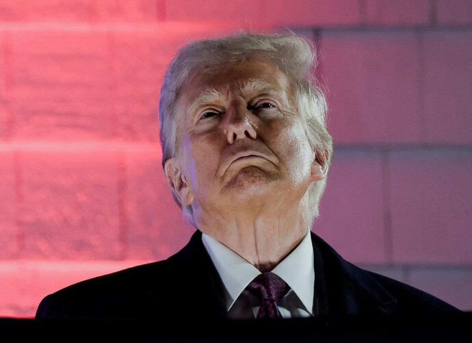 Donald Trump prohíbe el programa de diversidad, igualdad e inclusión - La Tercera