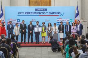 Gobierno presenta la reforma de permisos sectoriales y medioambiente: apunta a reducir entre un 20% y 69% los tiempos totales y Boric pide una rápida tramitación