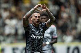 ¿Portazo a la U? Aseguran que Eduardo Vargas ya tiene nuevo equipo para la temporada 2025