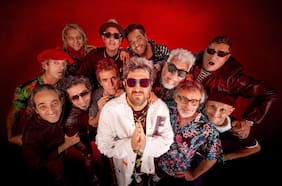 Ya llega la comparsa: Los Auténticos Decadentes vuelven a Chile