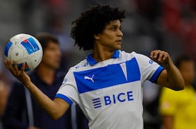 “No se ha movido nada”: el futuro de Eduard Bello en la UC se complica ante la presión de Barcelona de Guayaquil