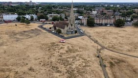 Inglaterra enfrenta alerta de “calor extremo” mientras tres cuartas partes de su territorio son declaradas en situación de sequía repentina