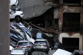 Al menos un muerto y cinco heridos en derrumbe de edificio de estacionamientos en Nueva York