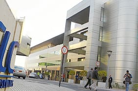 Los tratamientos que ofrecen en salud para poder concebir pasadas las cuatro décadas