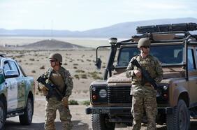 Cómo unos ovoides “olvidados” en una unidad militar en Colchane volvieron a poner al Ejército en la mira de los casos de narcomilitares